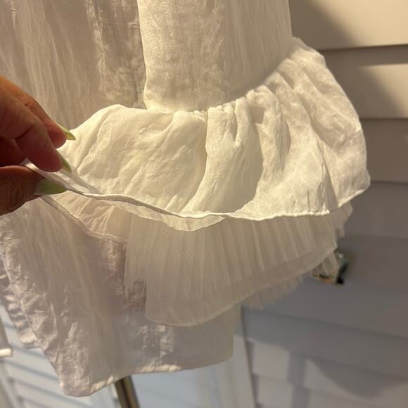 Reset by Jane NWOT Elegant White Bell Sleeve Blouse with Notched Collar - Picture 5 of 12